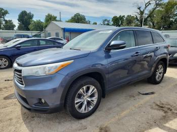  Salvage Toyota Highlander