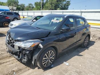  Salvage Nissan Kicks