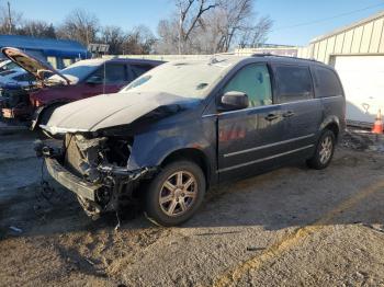  Salvage Chrysler Minivan