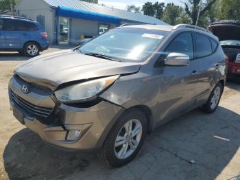  Salvage Hyundai TUCSON