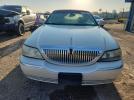 Lincoln Towncar Signature Limited Image 2