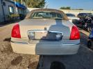 Lincoln Towncar Signature Limited Image 12