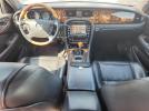 Jaguar XJ Image 8