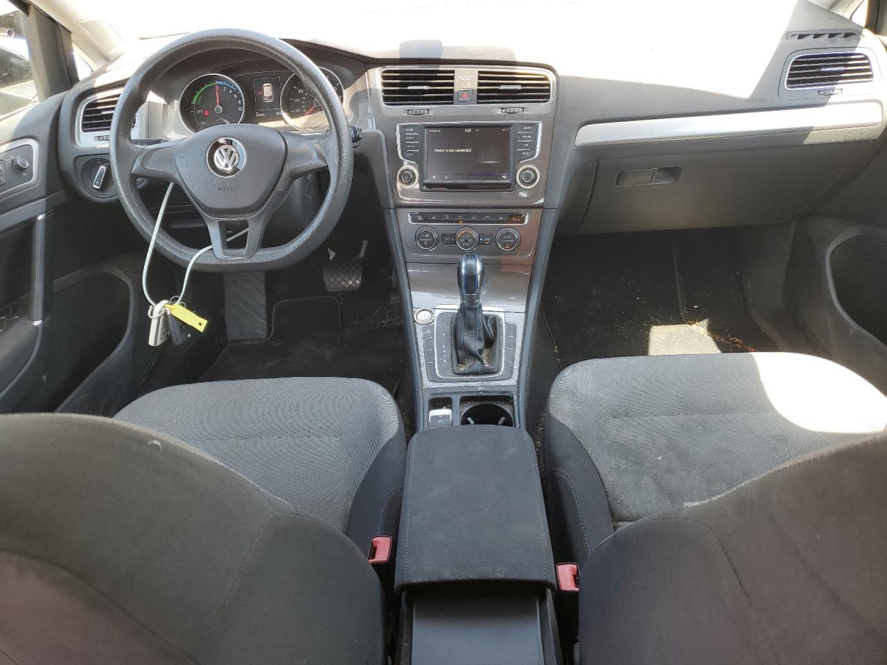 Volkswagen Golf Se Image 6
