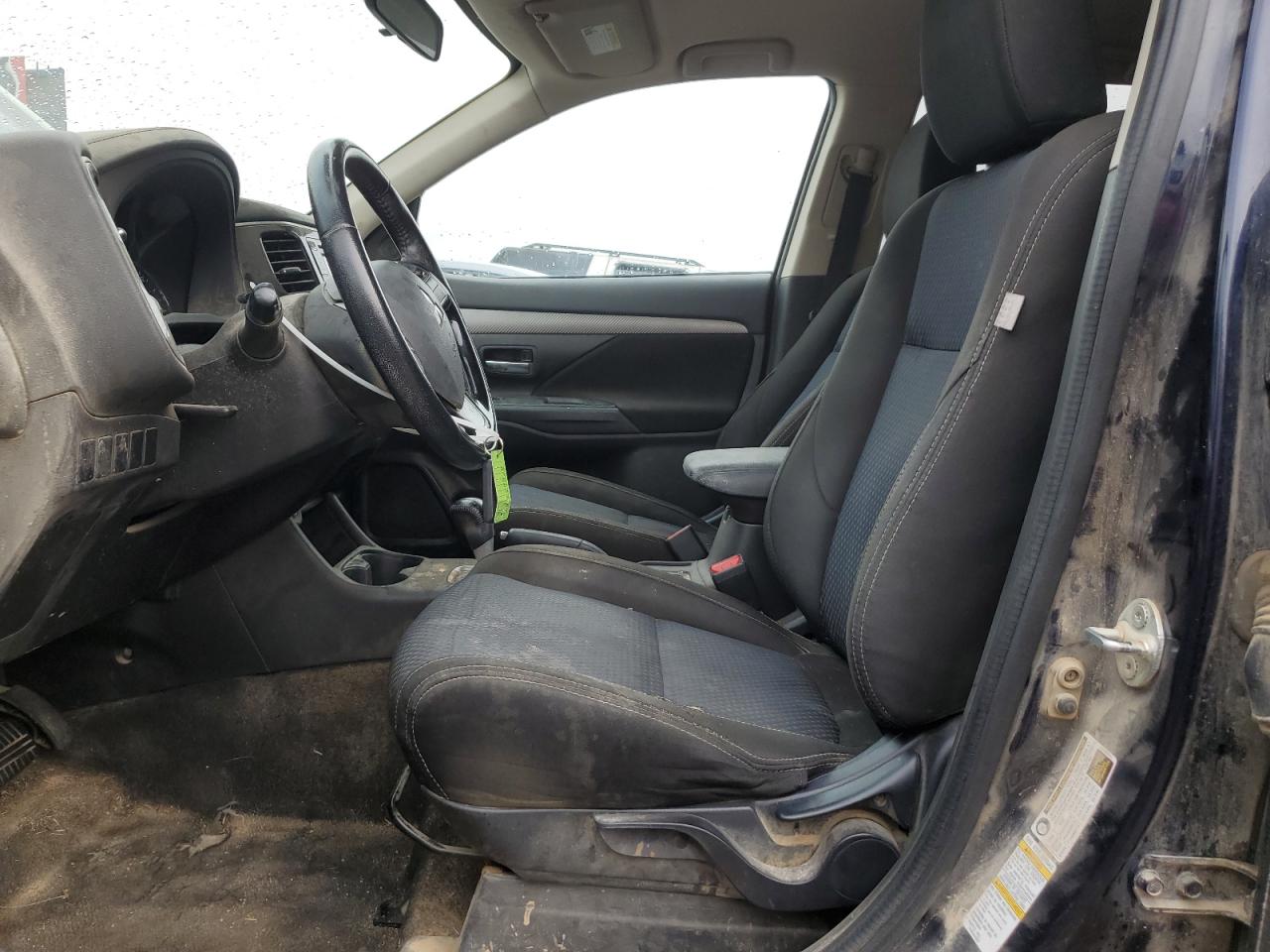 Mitsubishi Outlander Se Image 11