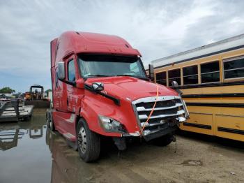  Salvage Freightliner Cascadia 1