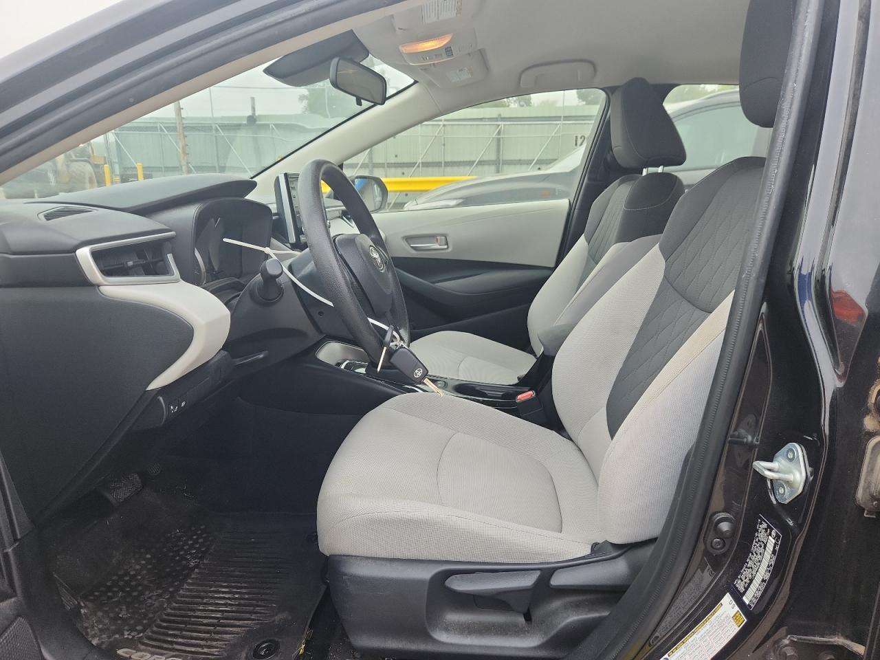 Toyota Corolla Le Image 8