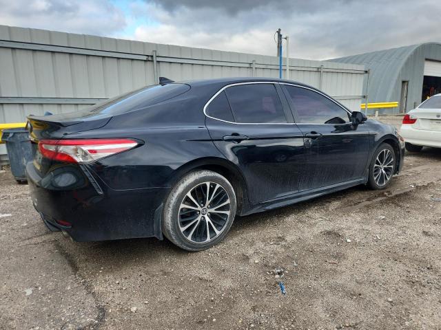 Toyota Camry L Image 9