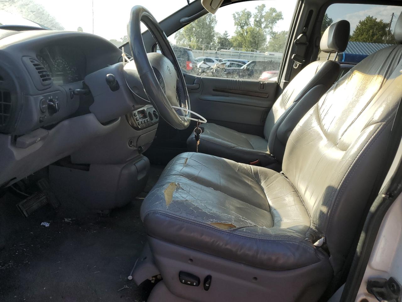 Chrysler Minivan Lxi Image 10