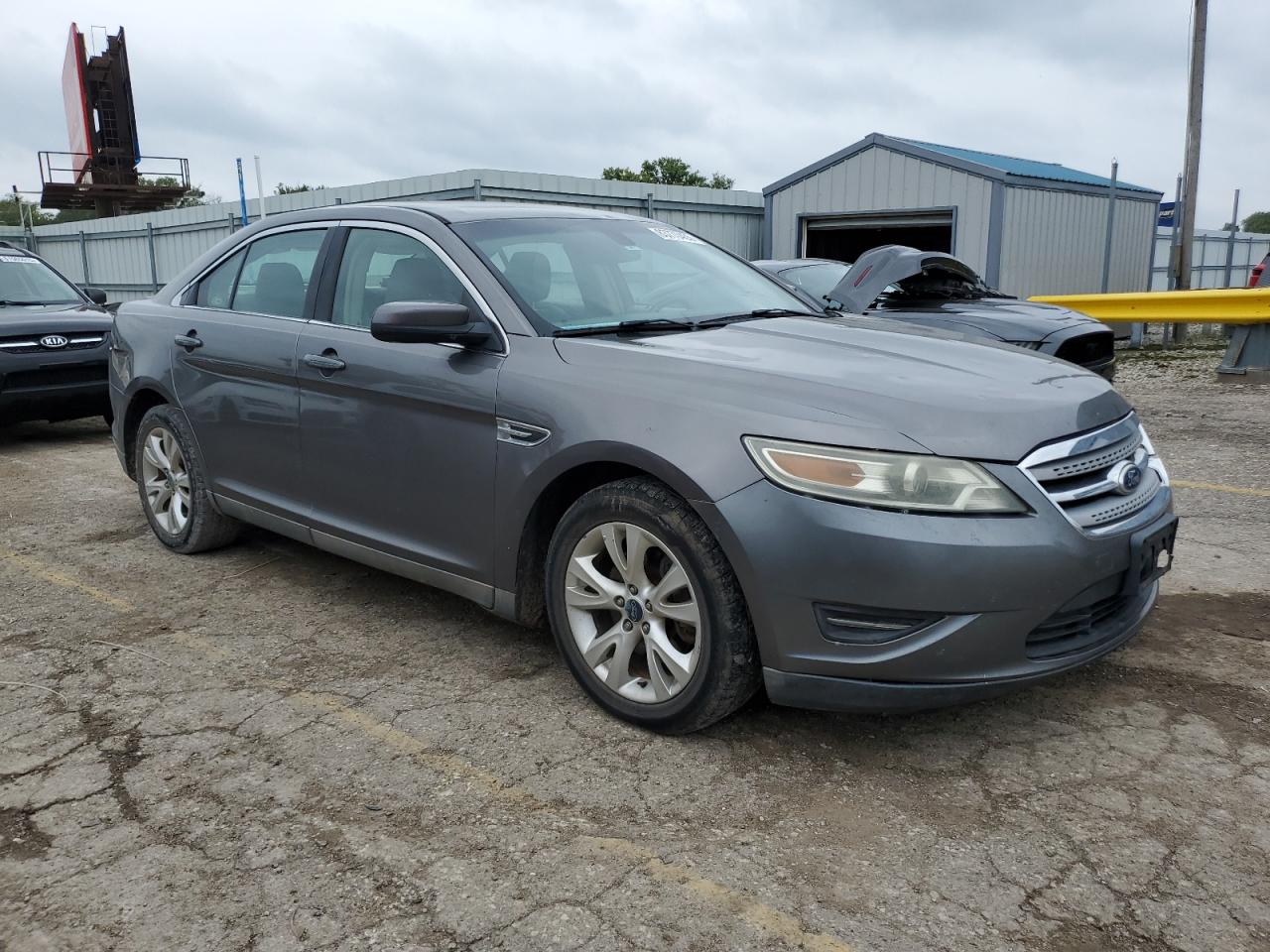 Ford Taurus Sel Image 6