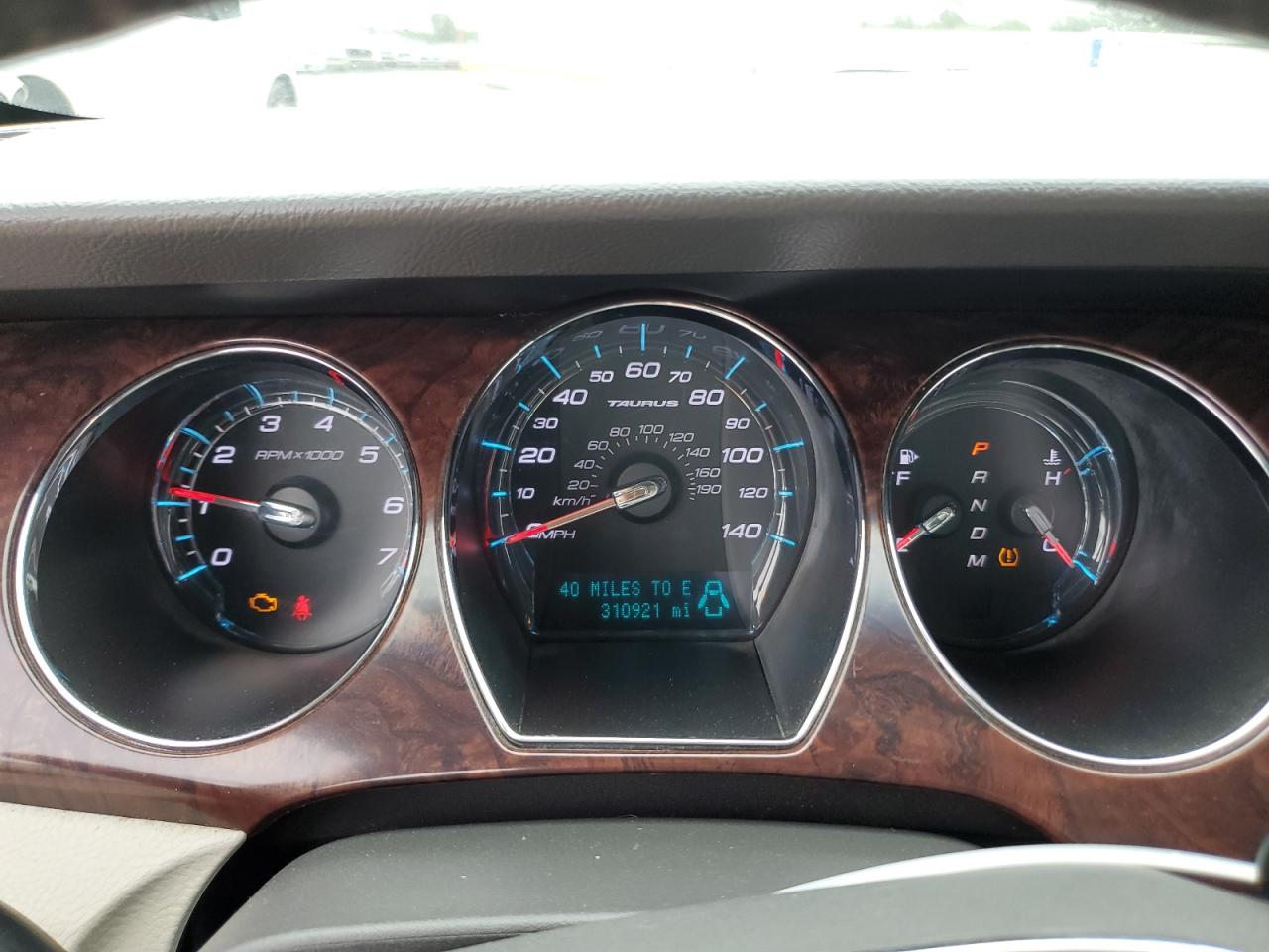 Ford Taurus Sel Image 9