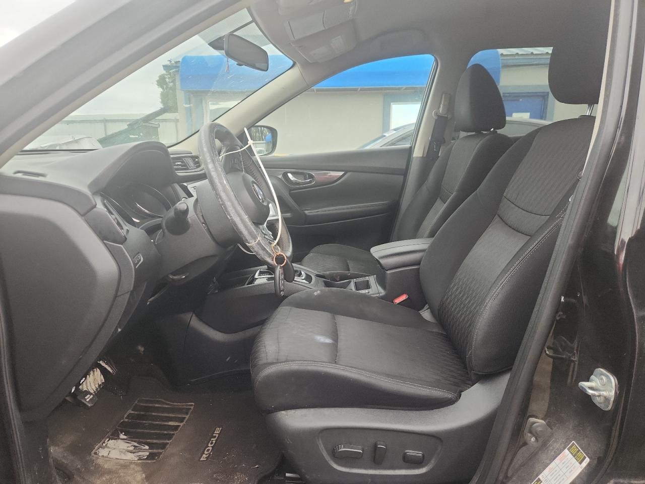 Nissan Rogue S Image 4