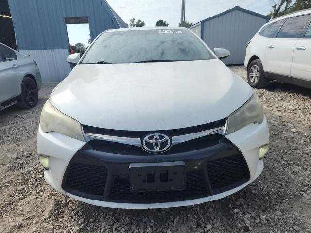 Toyota Camry Le Image 3