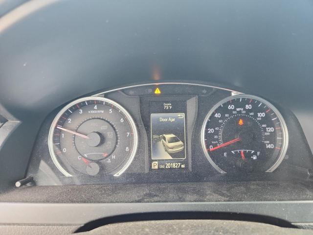 Toyota Camry Le Image 12