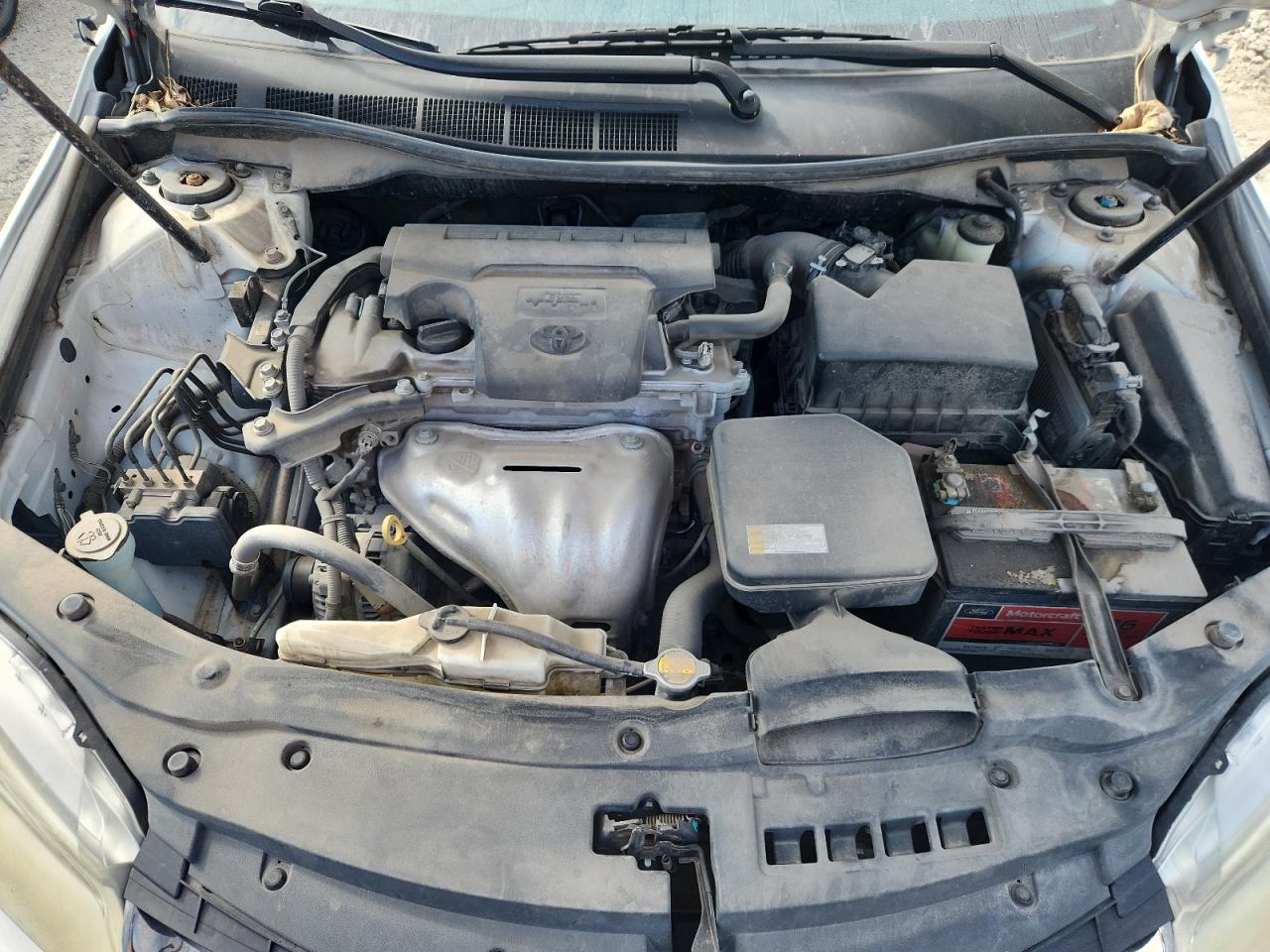 Toyota Camry Le Image 2