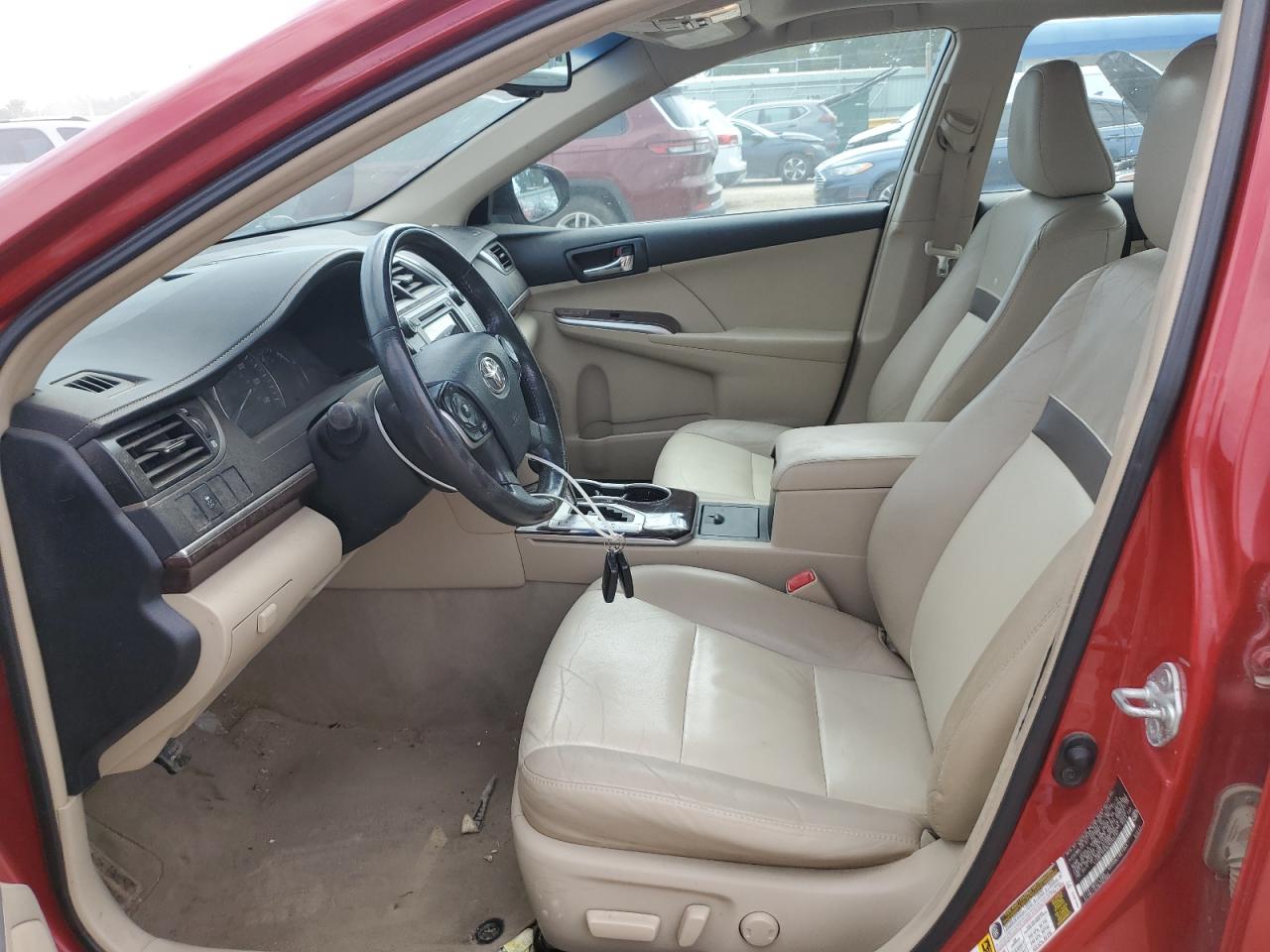 Toyota Camry Base Image 4