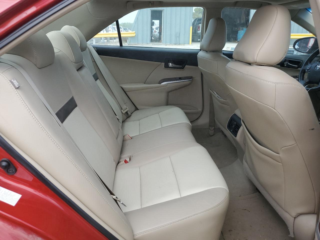 Toyota Camry Base Image 10