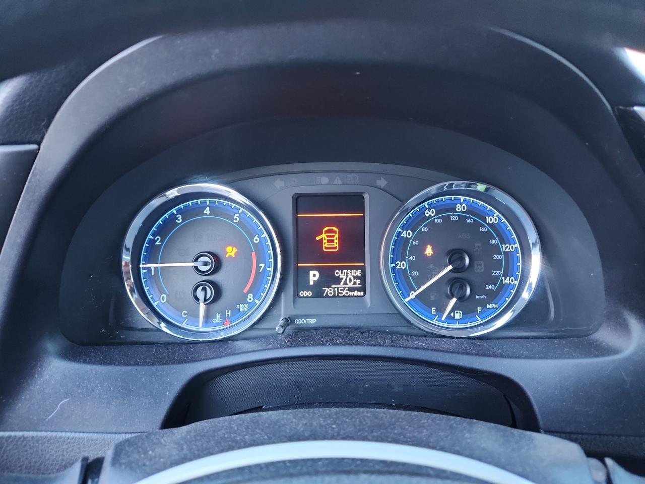 Toyota Corolla L Image 8