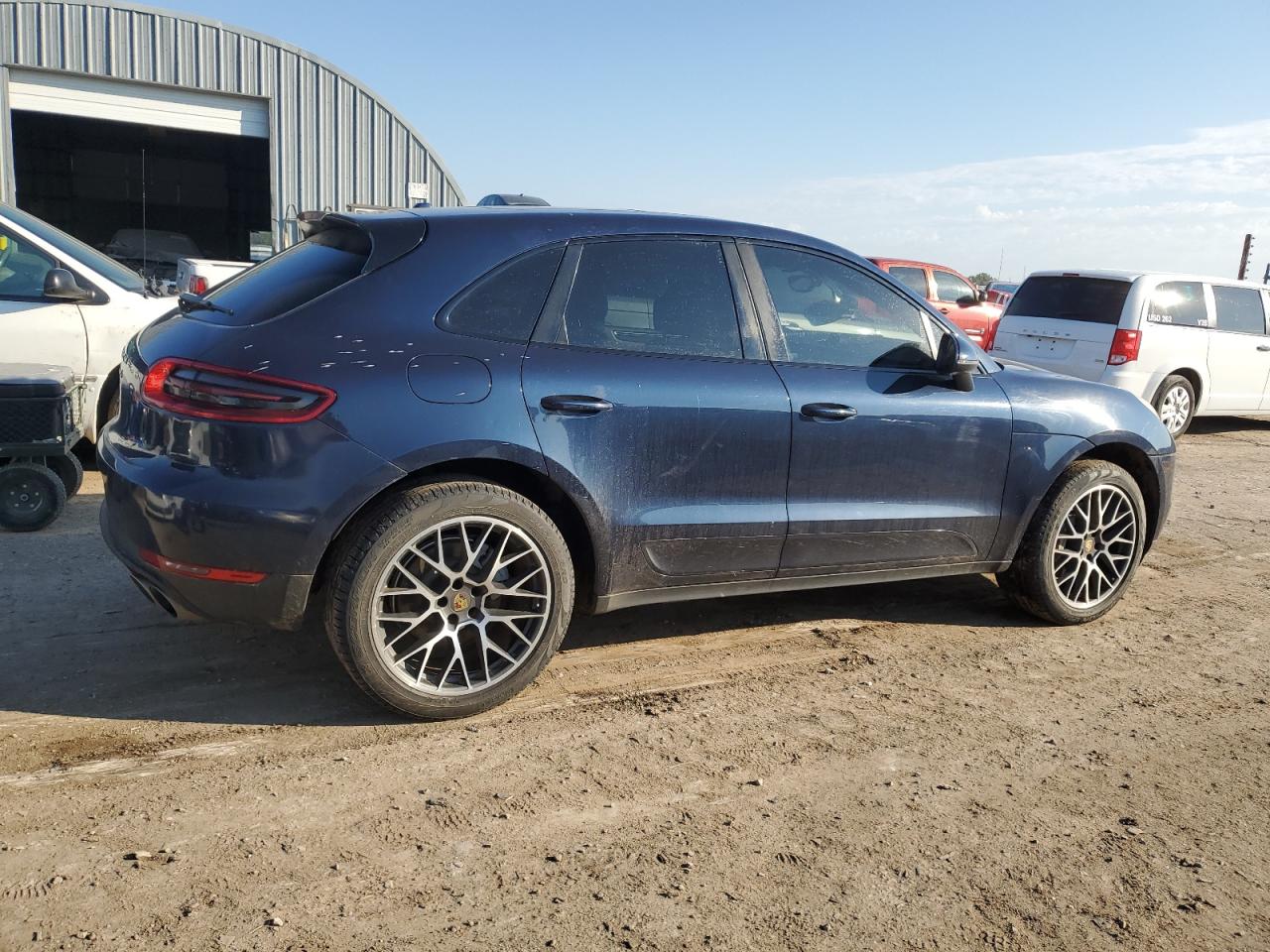 Porsche Macan S Image 8
