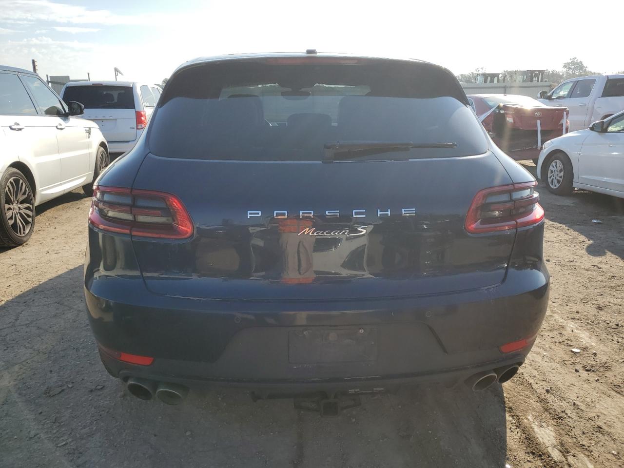 Porsche Macan S Image 11