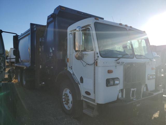  Salvage Peterbilt Tractor 320