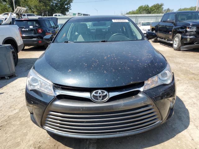 Toyota Camry Le Image 7