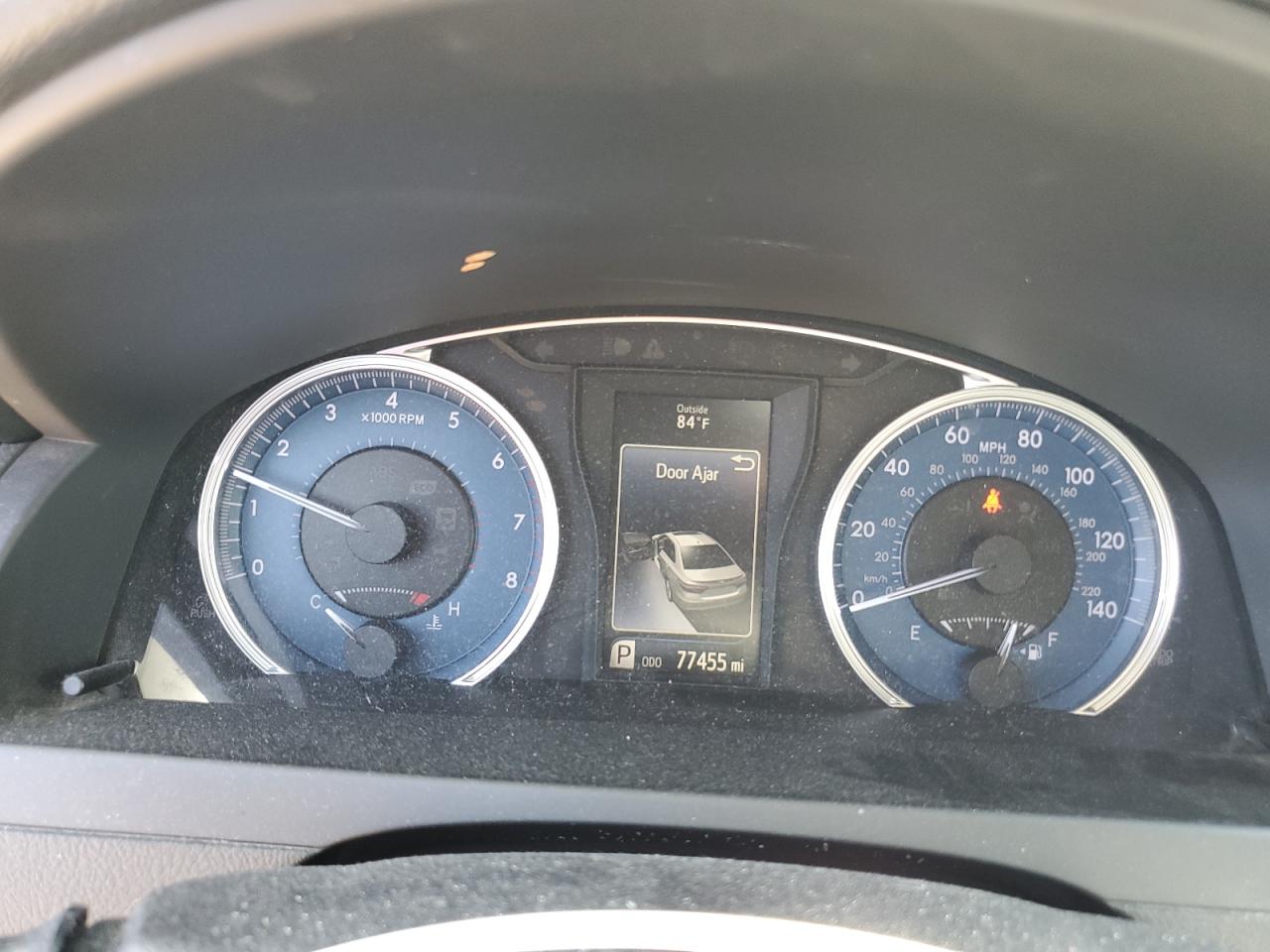 Toyota Camry Le Image 5