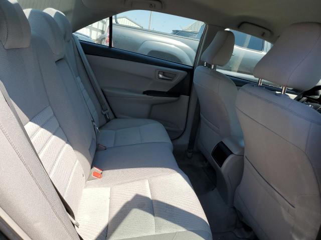 Toyota Camry Le Image 8