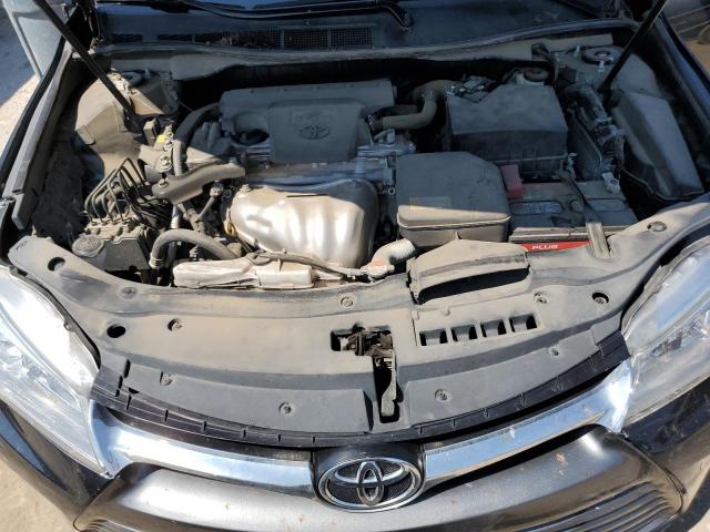 Toyota Camry Le Image 11