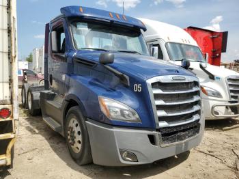  Salvage Freightliner Cascadia 1