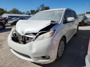  Salvage Toyota Sienna