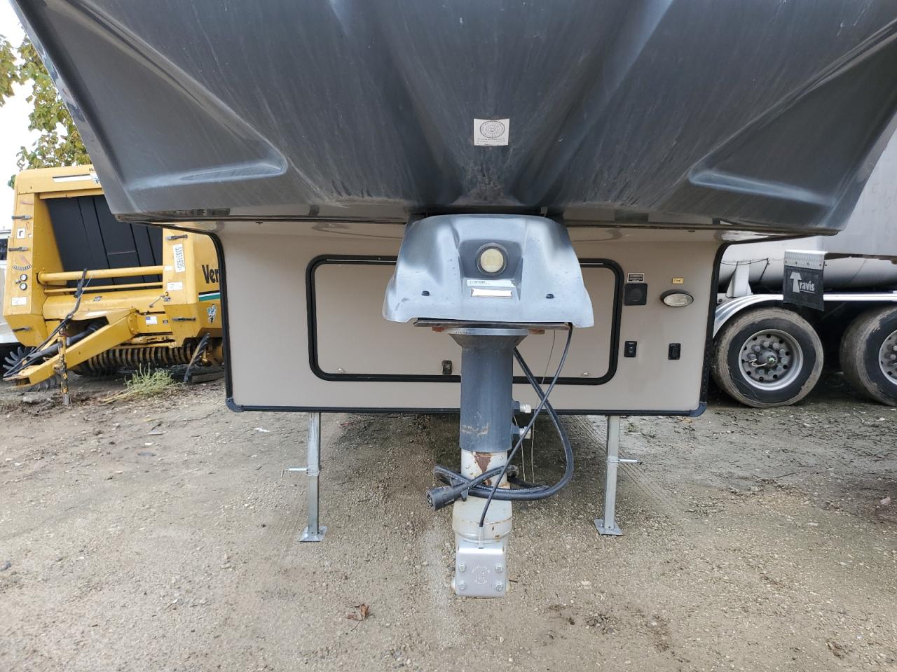 Chaparral Trailer Image 7