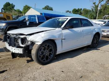  Salvage Chrysler 300