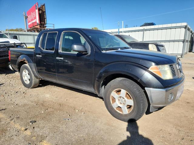 Nissan Frontier Crew Cab Le Image 3