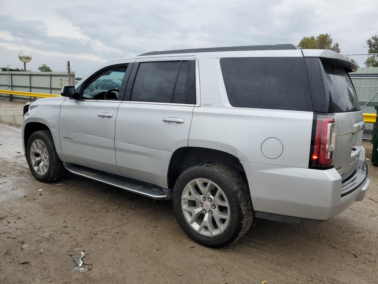 GMC Yukon Slt Image 2