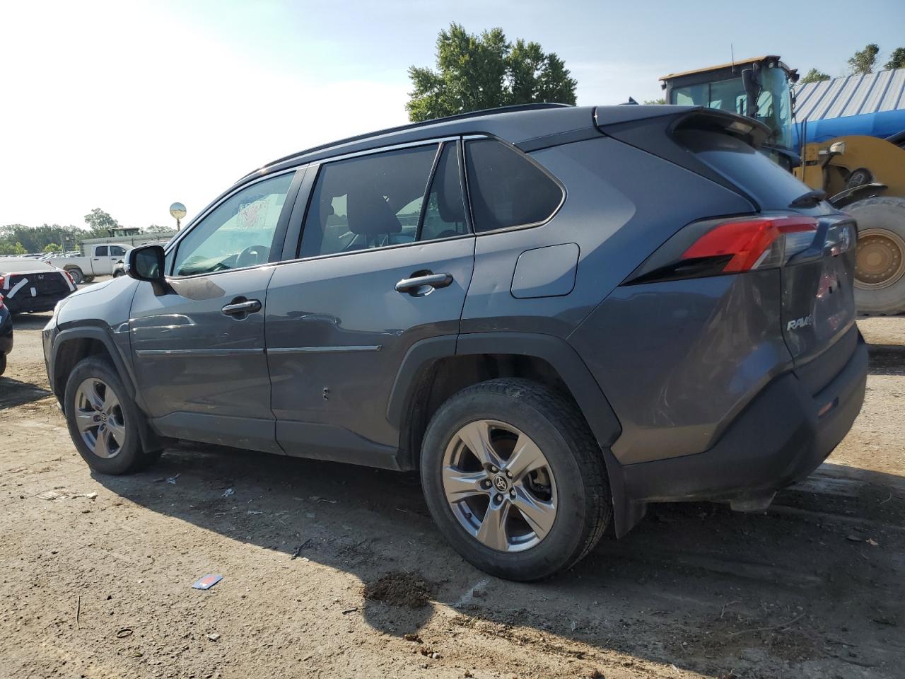 Toyota RAV4 Xle Image 3