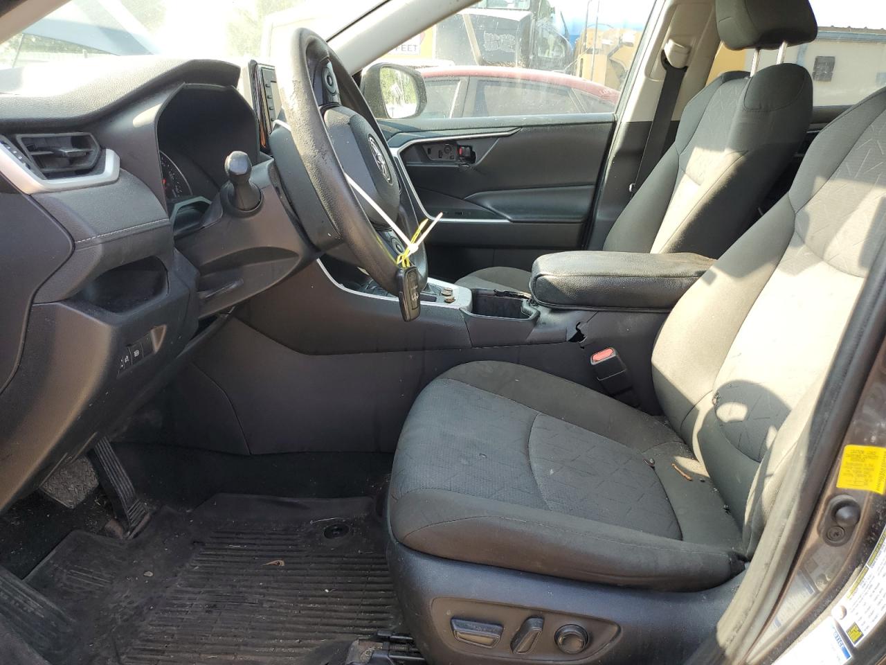 Toyota RAV4 Xle Image 5