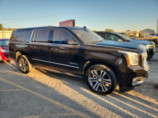 GMC Yukon Denali Image 3