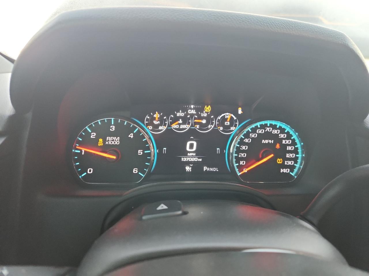 GMC Yukon Denali Image 9