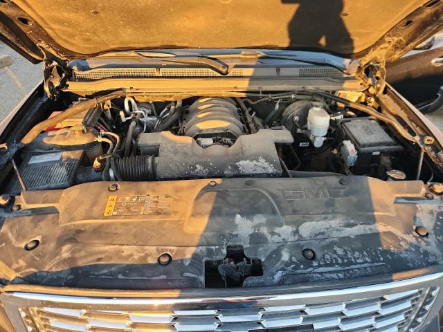 GMC Yukon Denali Image 13