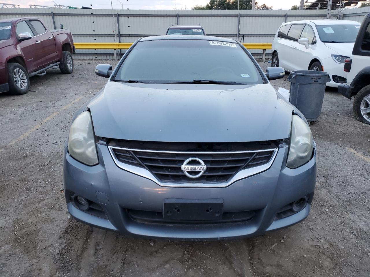 Nissan Altima S Image 9