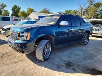  Salvage Chevrolet Avalanche