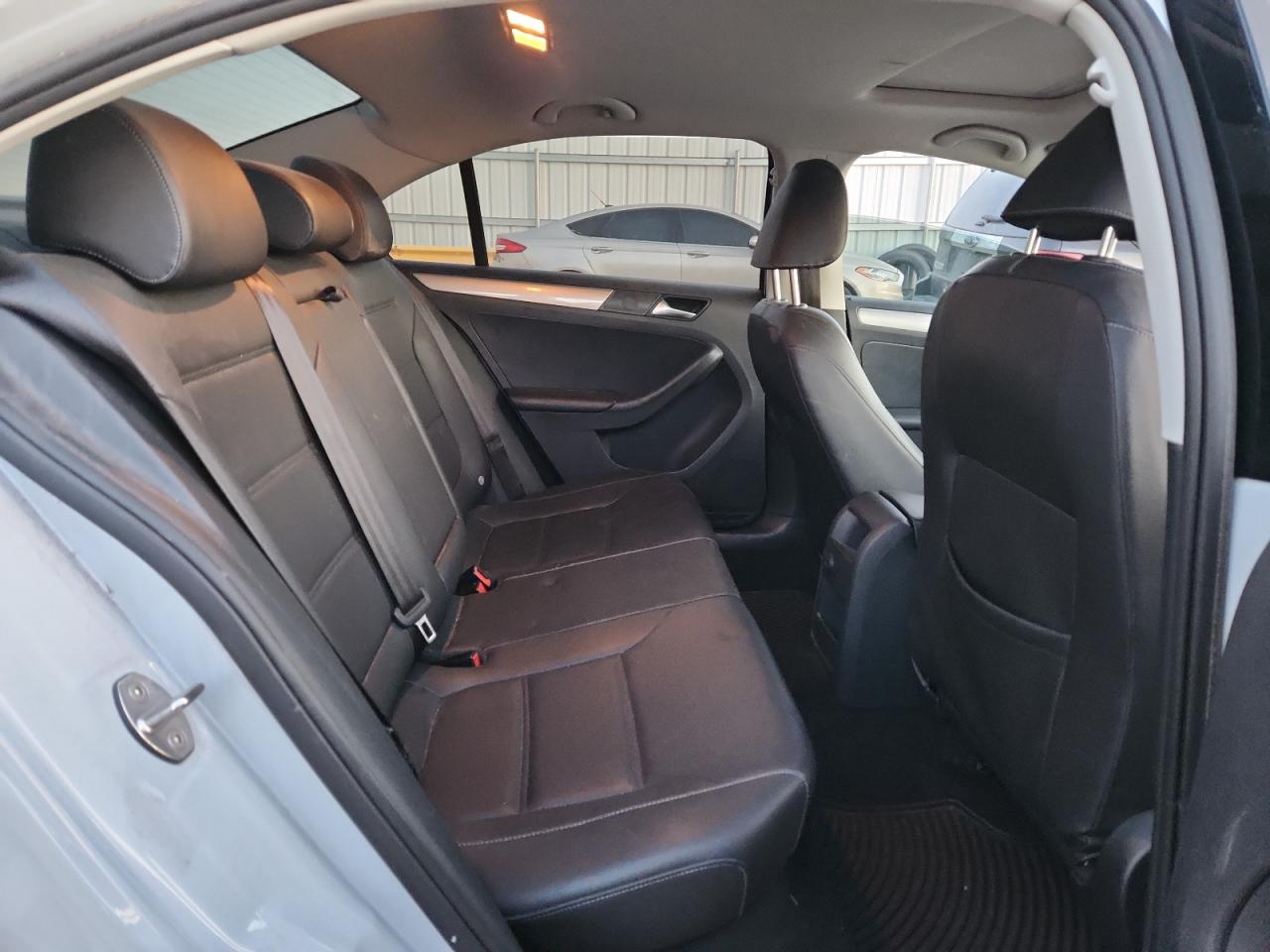 Volkswagen Jetta Se Image 3