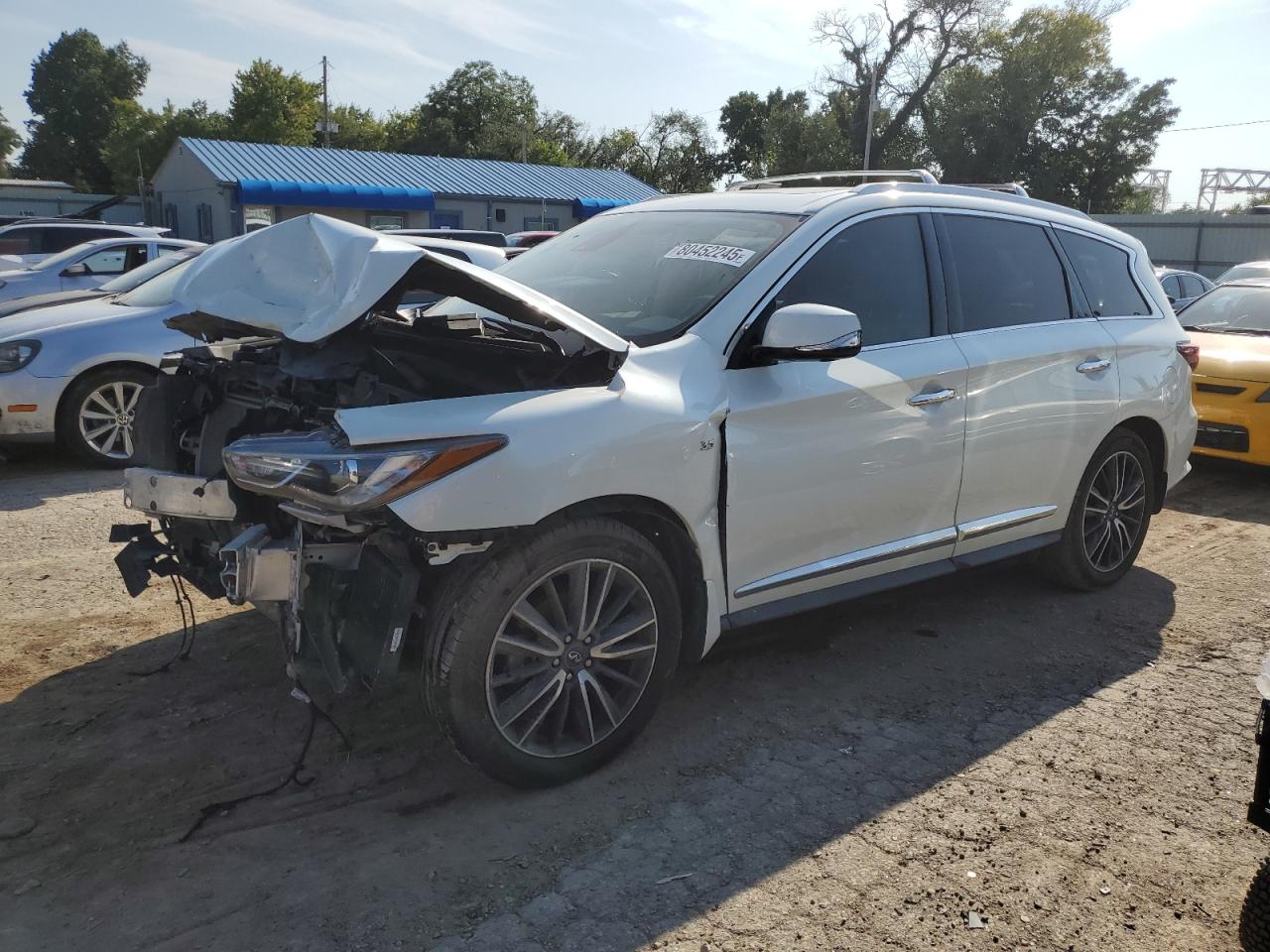 INFINITI Qx Luxe Image 1