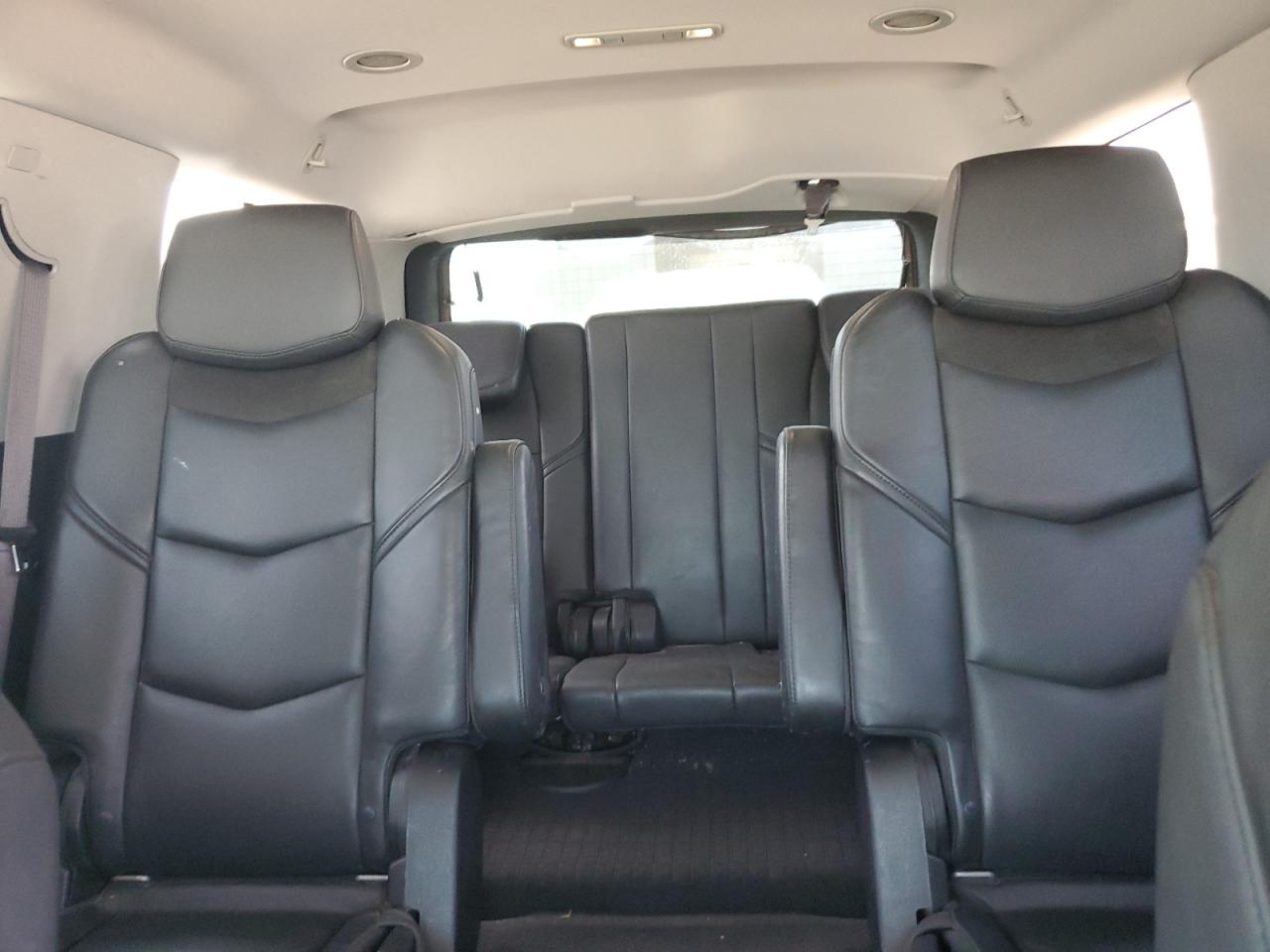 Cadillac Escalade Luxury Image 9