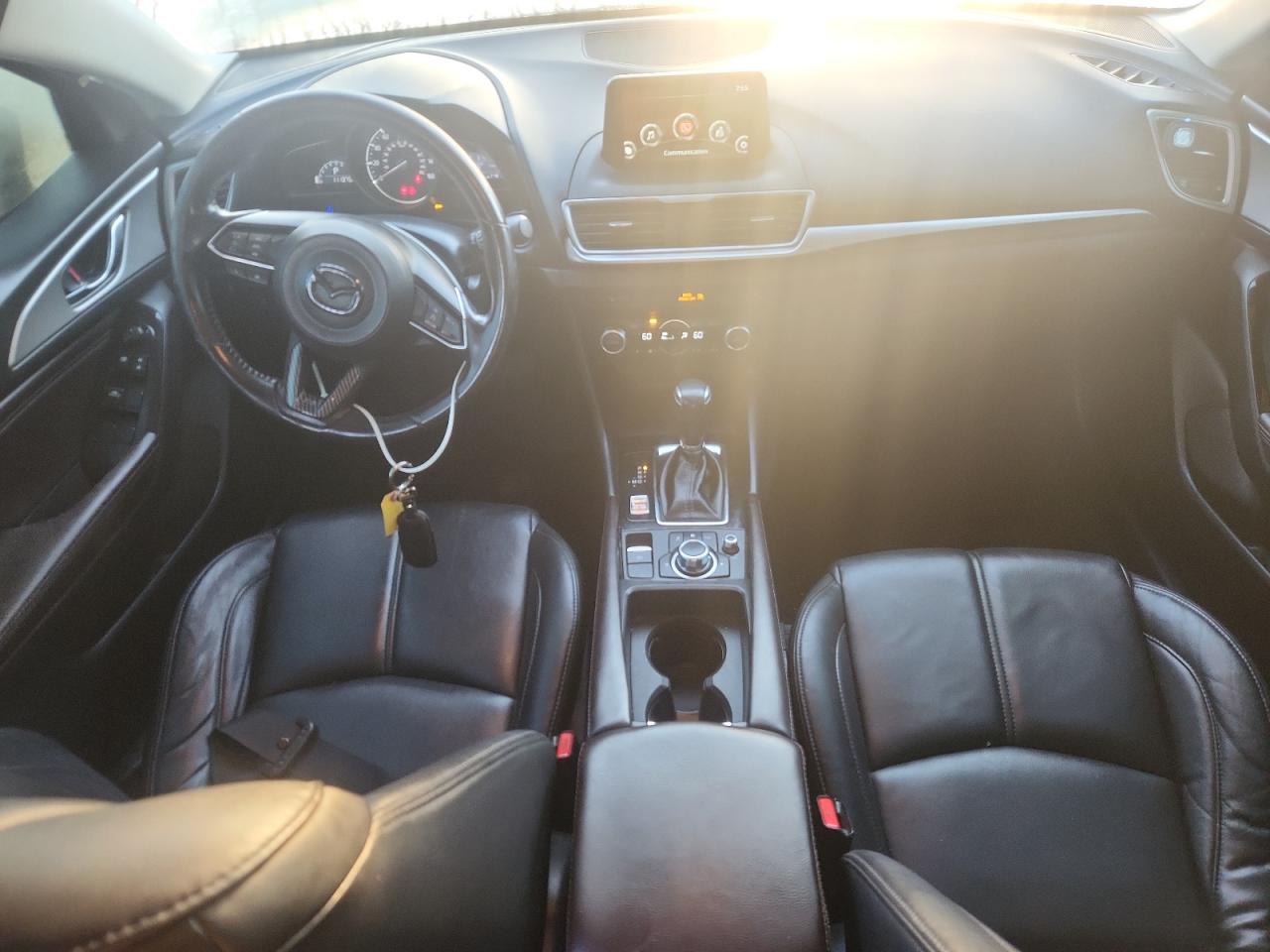 Mazda 3 Touring Image 6