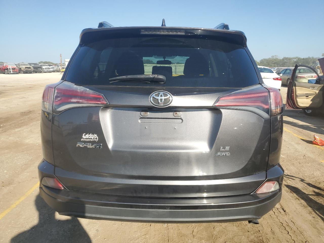 Toyota RAV4 Le Image 3