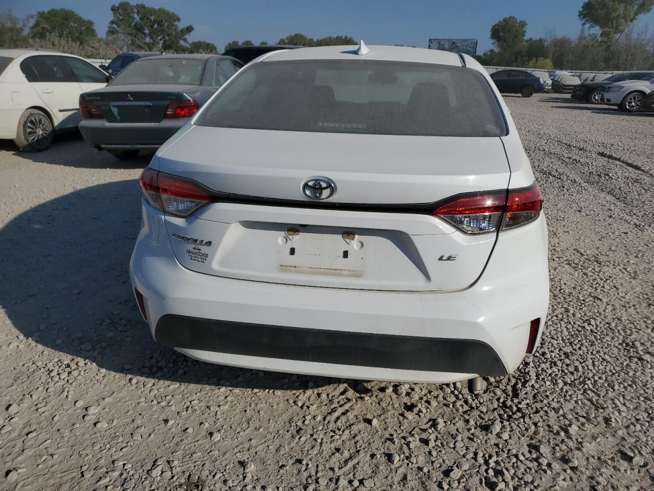 Toyota Corolla Le Image 6