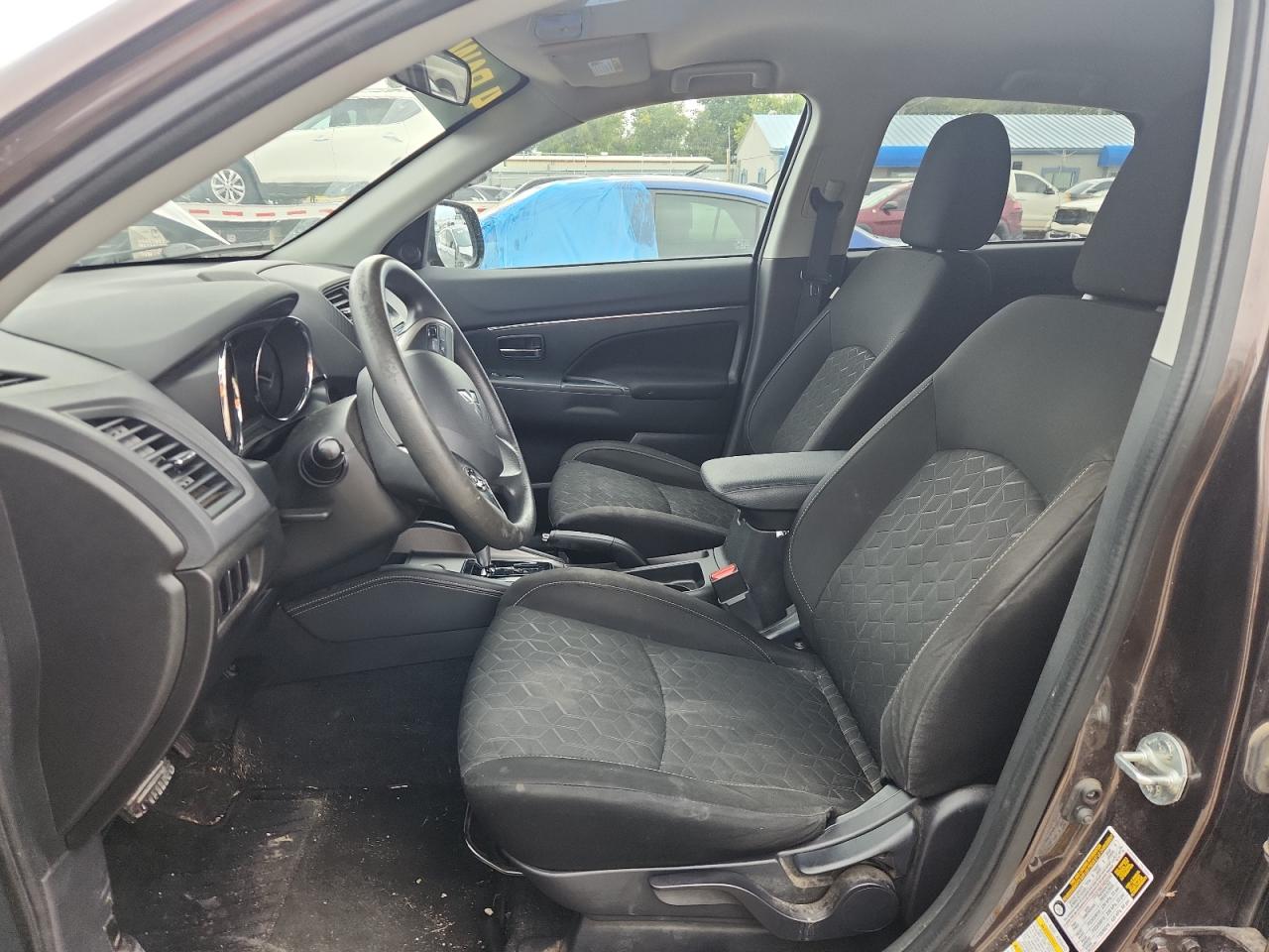 Mitsubishi Outlander Es Image 9