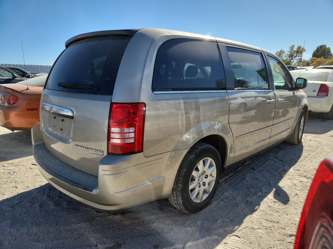 Chrysler Minivan Lx Image 2